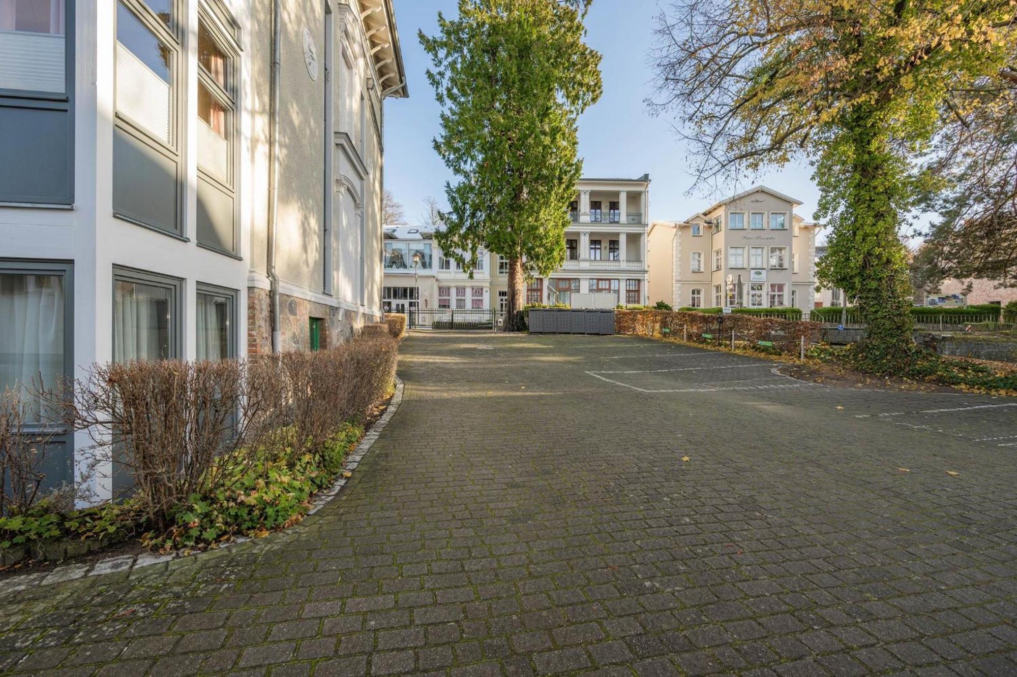 Gemuetliche Fewo Mit Dachterrasse, Parkplatz, Zentral - Aber Ruhig Gel. Apartamento Heringsdorf  Exterior foto